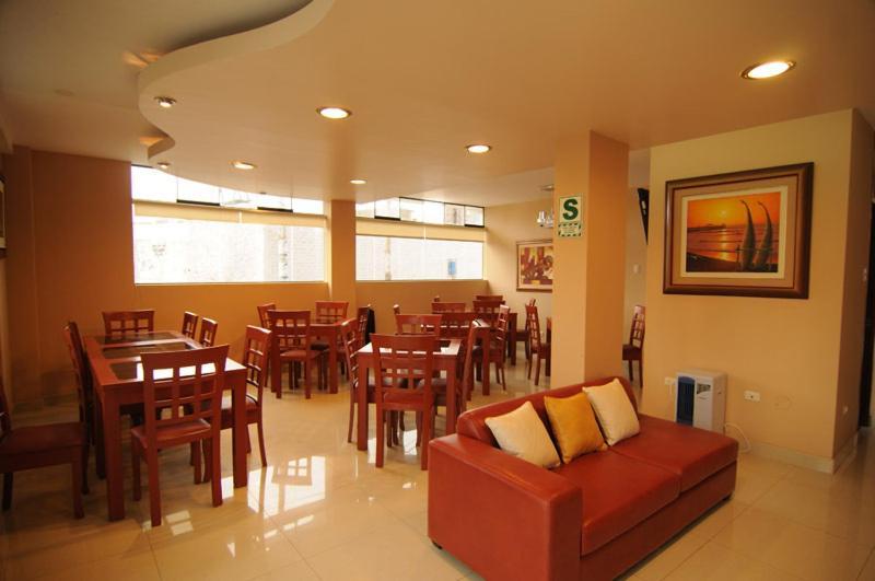 Hotel Mamatina ฮวนชาโก ภายนอก รูปภาพ